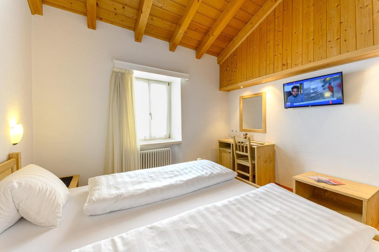 Hotel Centrale Poschiavo Buitenkant foto