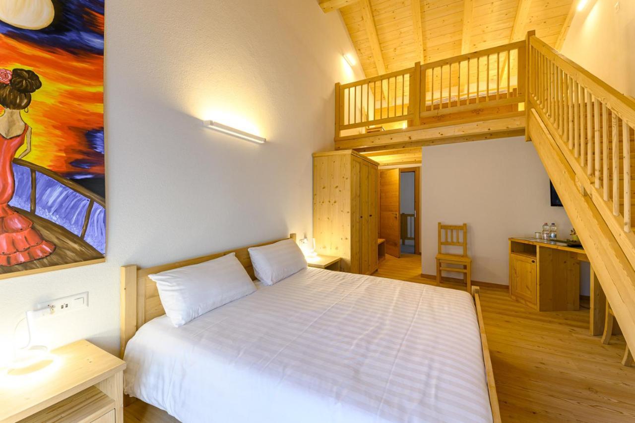 Hotel Centrale Poschiavo Buitenkant foto