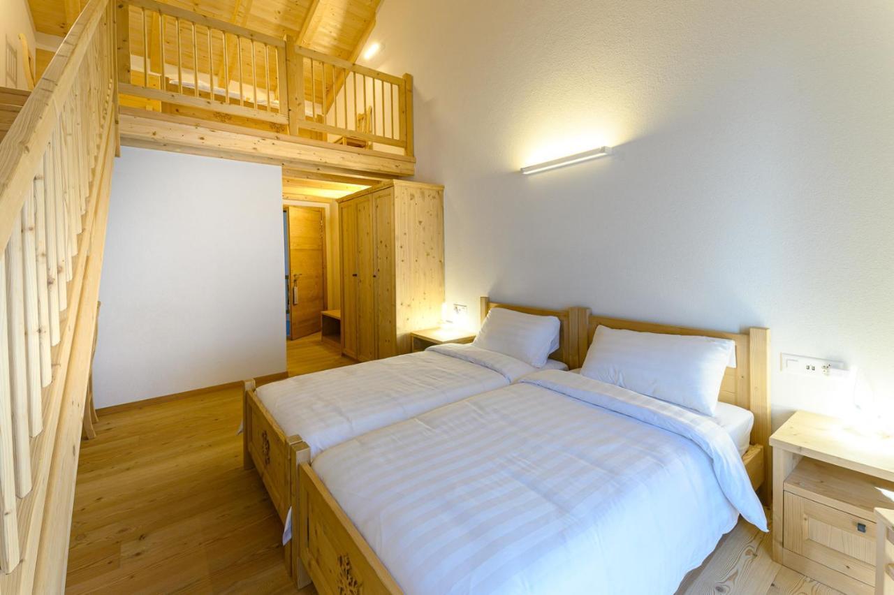 Hotel Centrale Poschiavo Buitenkant foto