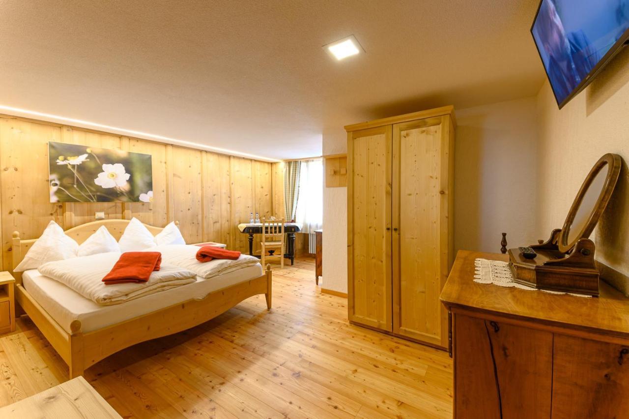 Hotel Centrale Poschiavo Buitenkant foto