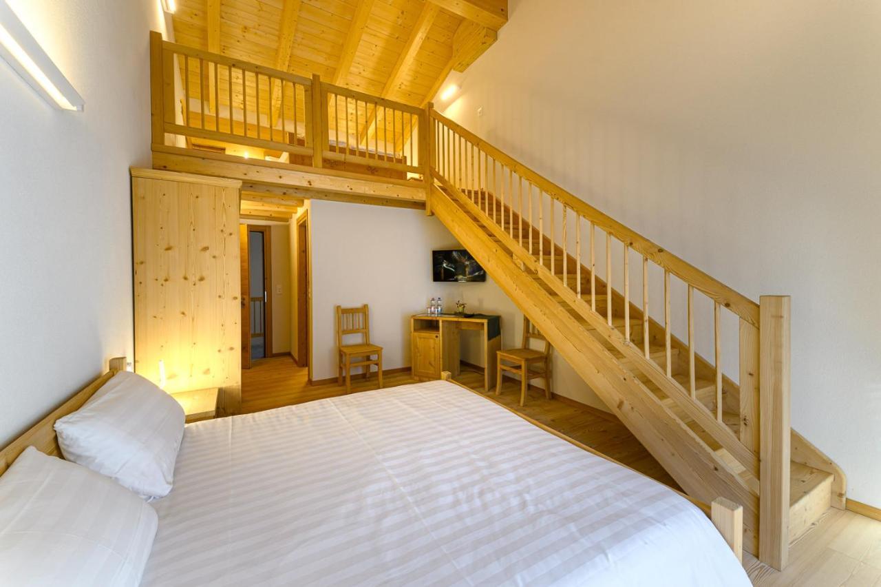 Hotel Centrale Poschiavo Buitenkant foto