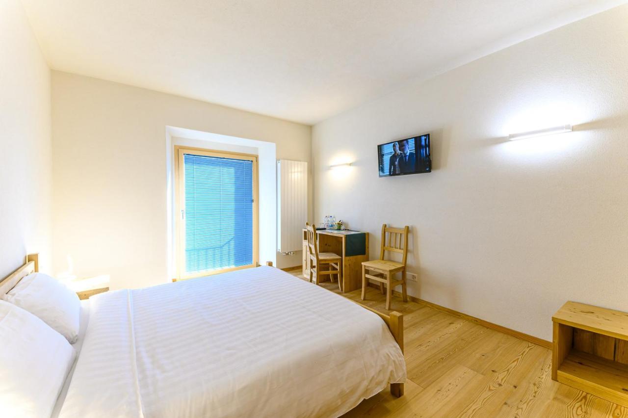 Hotel Centrale Poschiavo Buitenkant foto