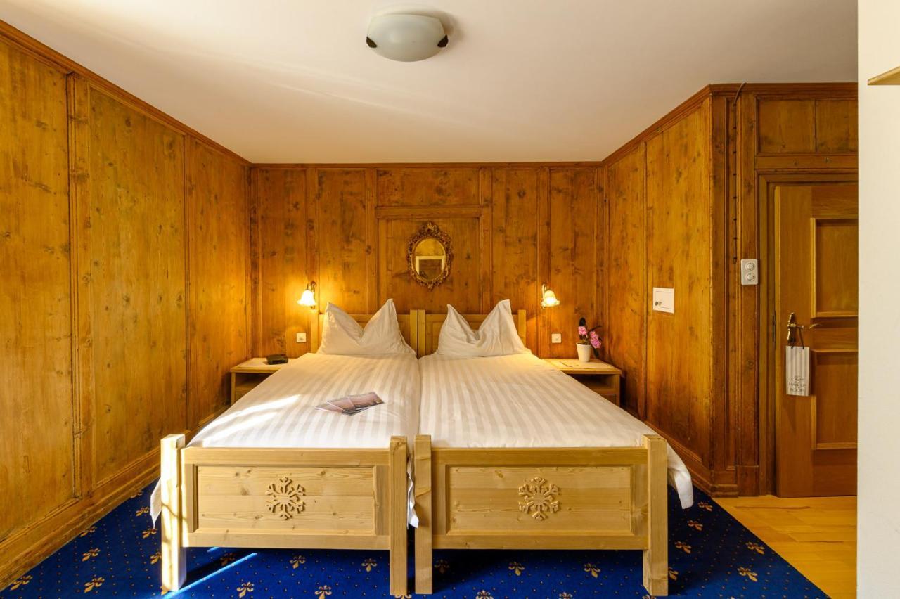 Hotel Centrale Poschiavo Buitenkant foto