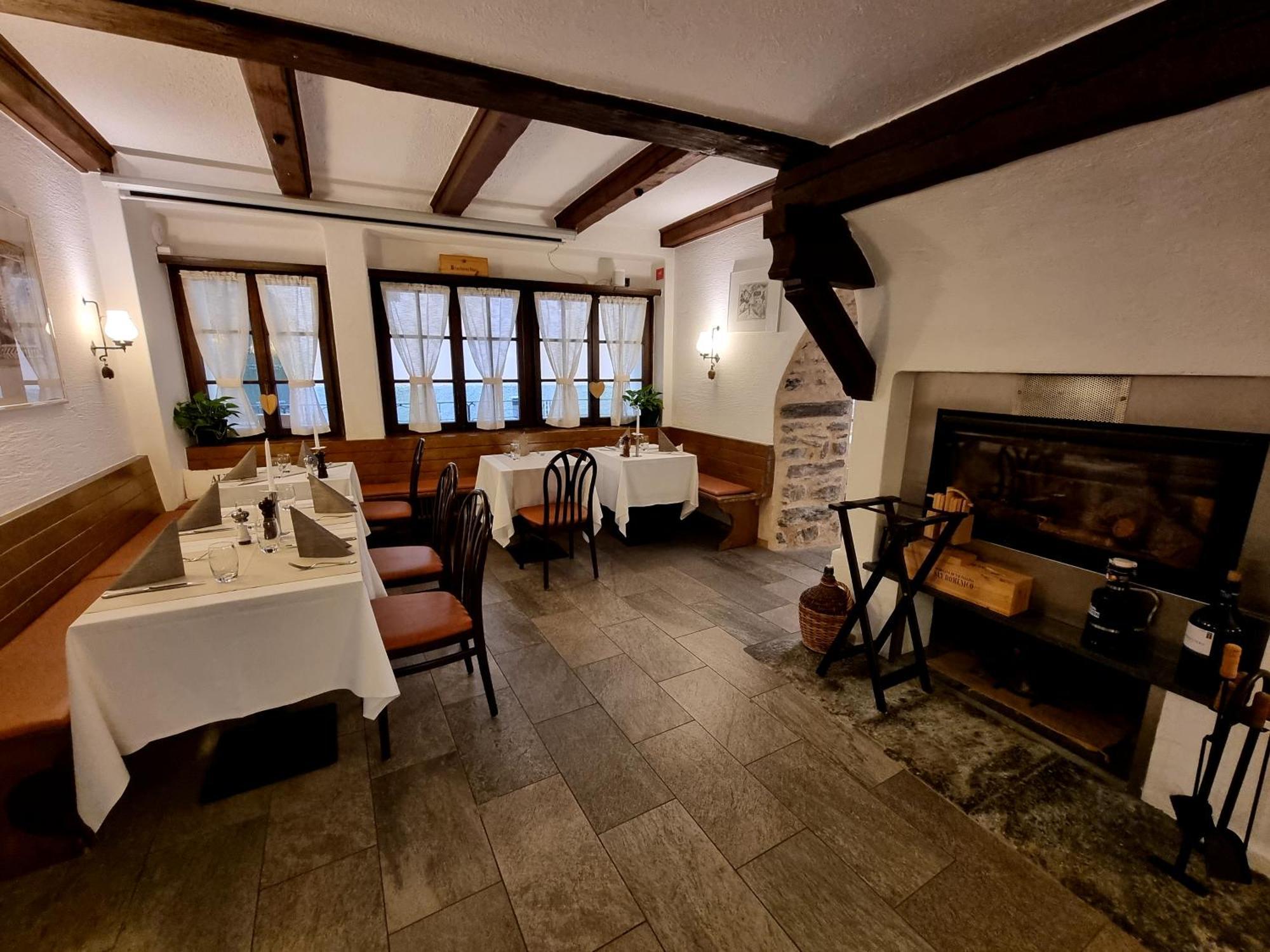 Hotel Centrale Poschiavo Buitenkant foto