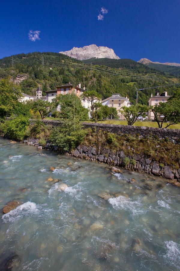 Hotel Centrale Poschiavo Buitenkant foto