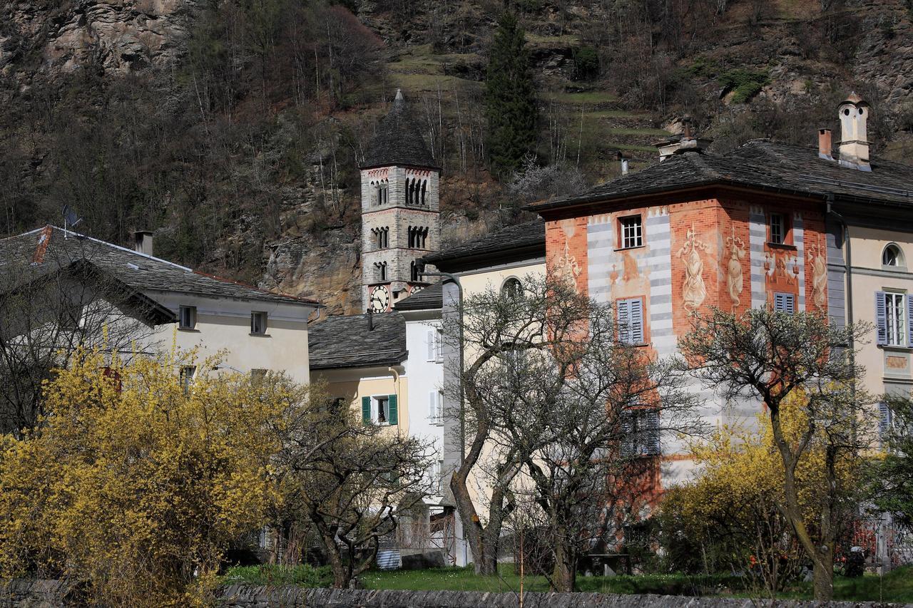 Hotel Centrale Poschiavo Buitenkant foto
